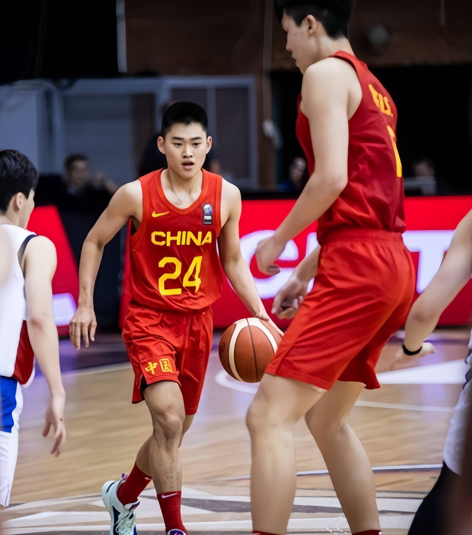 比肩文班周琦杨瀚森！郇斯楠U19世界杯场均5盖帽的简单介绍
