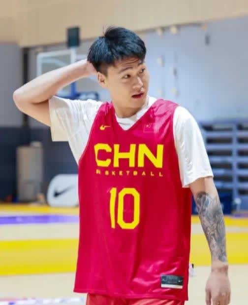 开云体育-关于新疆队前队友盛大结婚，伊福西尔扎提亲临祝贺，昔日两队的信息